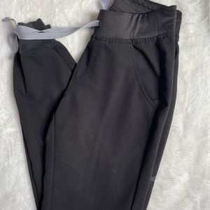 Figs Zamora Joggers in Black!